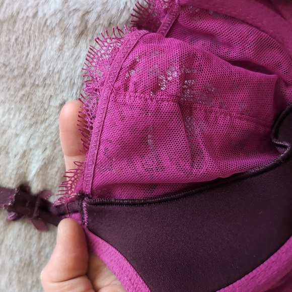 NWOT VICTORIA'S SECRET BRA 32D - Picture 13 of 13